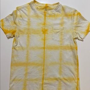 Boys Gap Yellow Tie Dye shirt in size XL